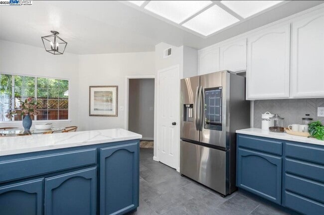 Building Photo - 5 Stuart Pl