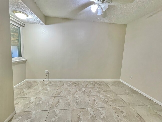 Building Photo - 307 Whitecap Dr