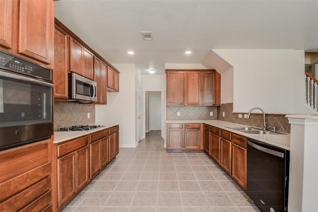 Building Photo - 21515 Pointed Oak Ln