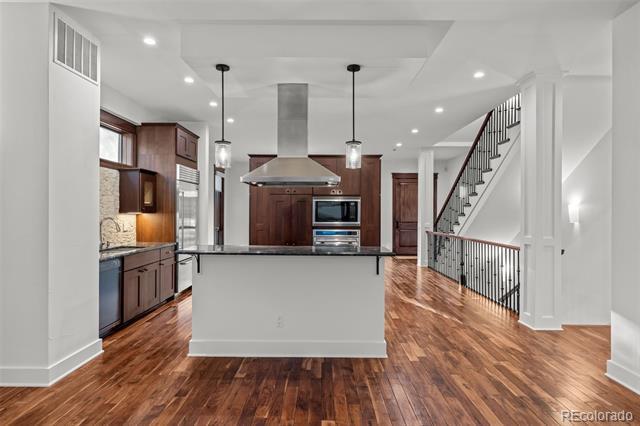 Building Photo - 360 Garfield St