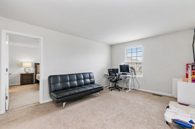 Building Photo - 3557 Crestwood Ln