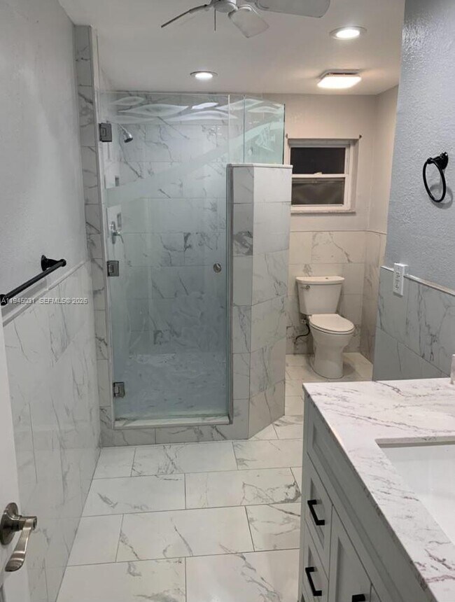 Building Photo - 10001 NW 11th Manor