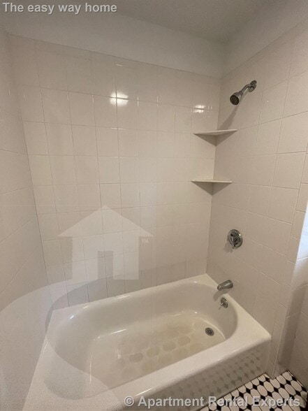 Building Photo - 5 Linnaean St