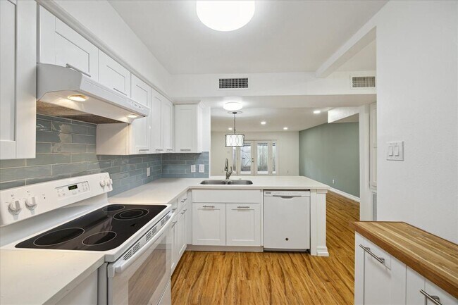 Building Photo - 5237 Arboles Dr