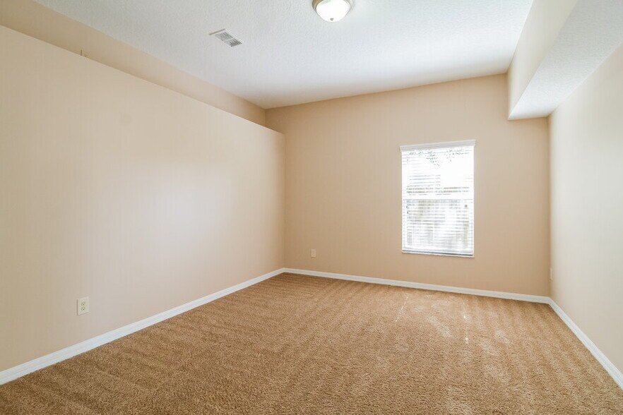 Building Photo - 1320 Falconwood Ct