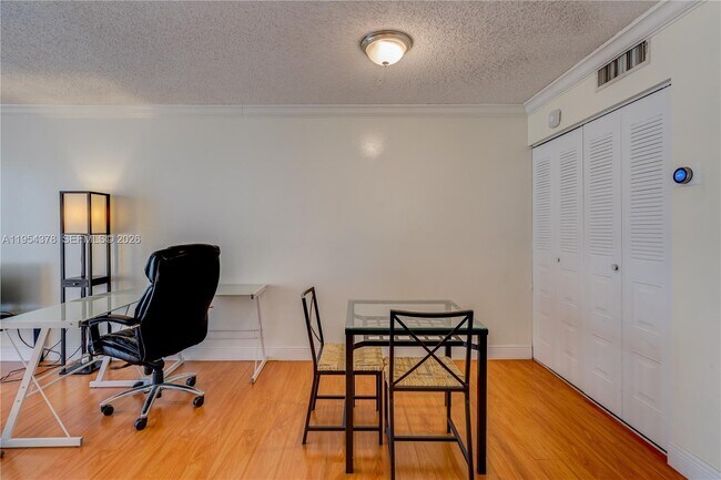 Building Photo - 770 Claughton Island Dr