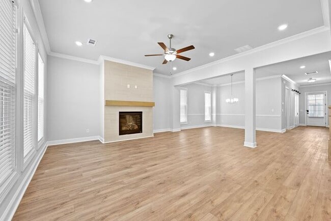 Building Photo - Beautiful 5 bedroom house in Bellmoore Par...