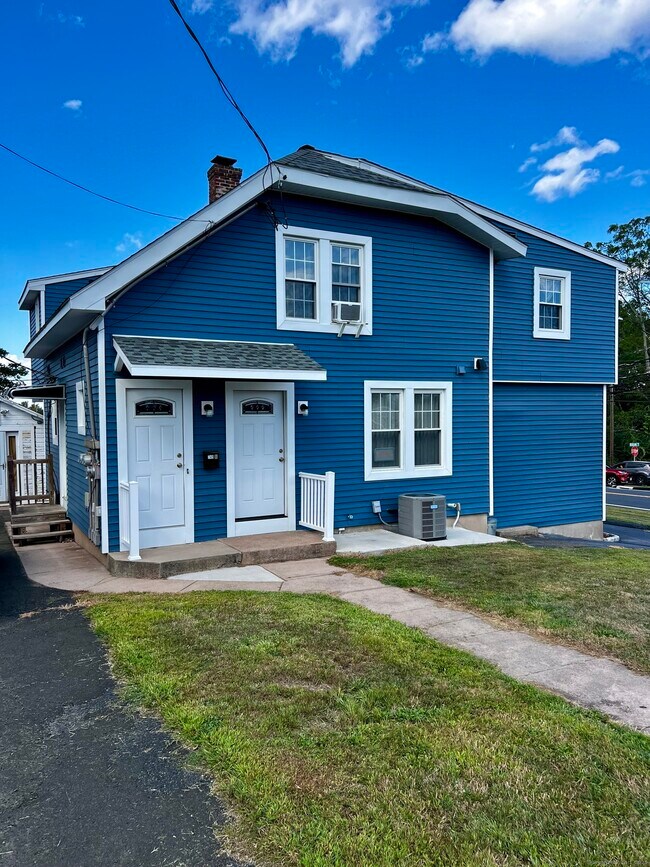 Building Photo - 749 S Main St