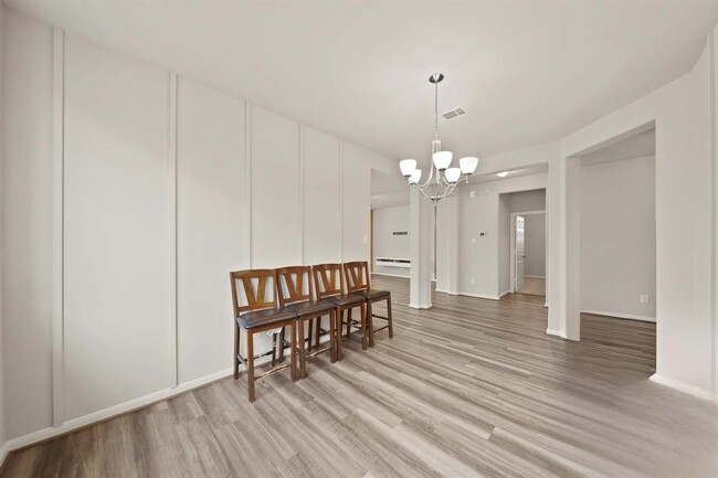 Building Photo - 2643 Westward Hl Dr