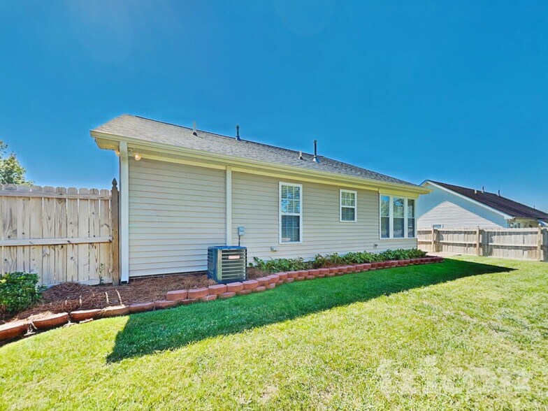 Building Photo - 3929 Garden Creek Dr