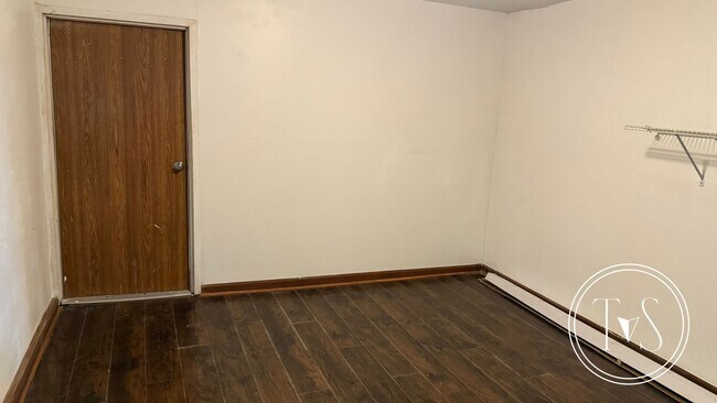 Building Photo - WINTER MOVE-IN SPECIAL: 50% OFF 1ST FULL MONTH OF RENT** (**see description for details)