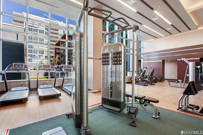 Building Photo - 718 Long Bridge St