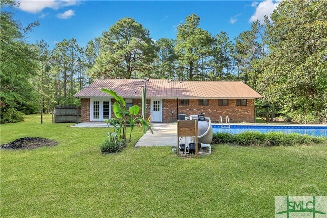 Building Photo - 103 Maple Dr
