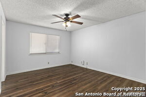 Building Photo - 5622 Frst Lk St