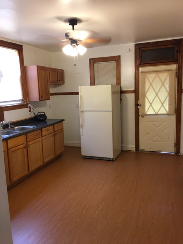 Kitchen - 4865 W Concord Pl