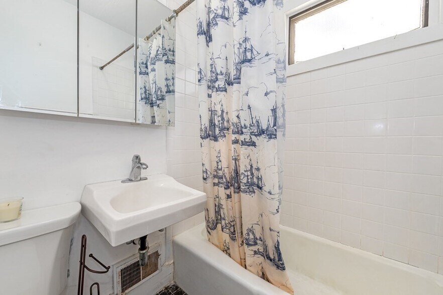 Building Photo - 59 Hawthorne St