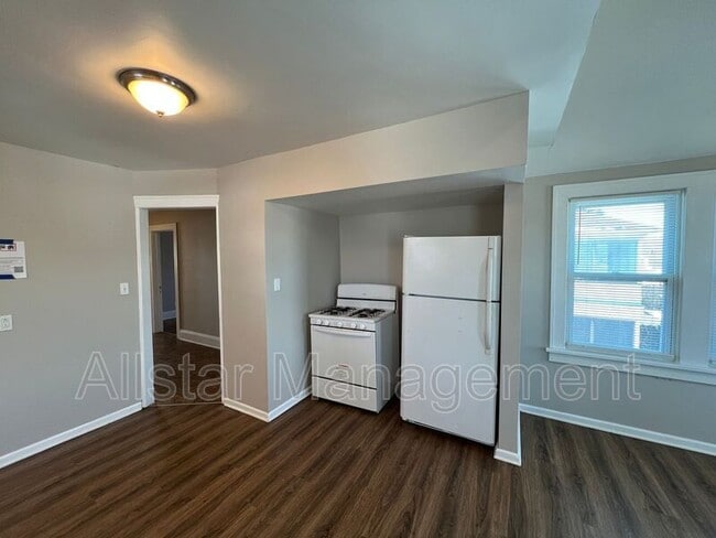 Building Photo - 7508 Theota Ave