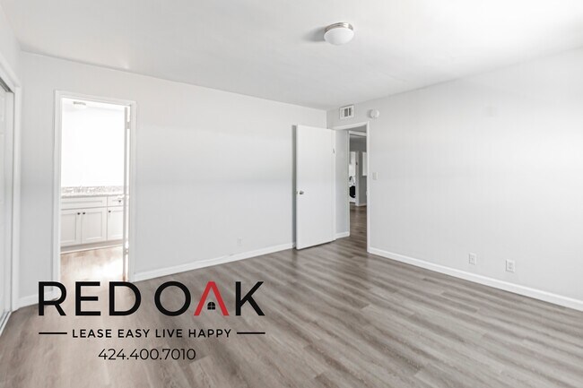 Building Photo - 430 S Maple Dr