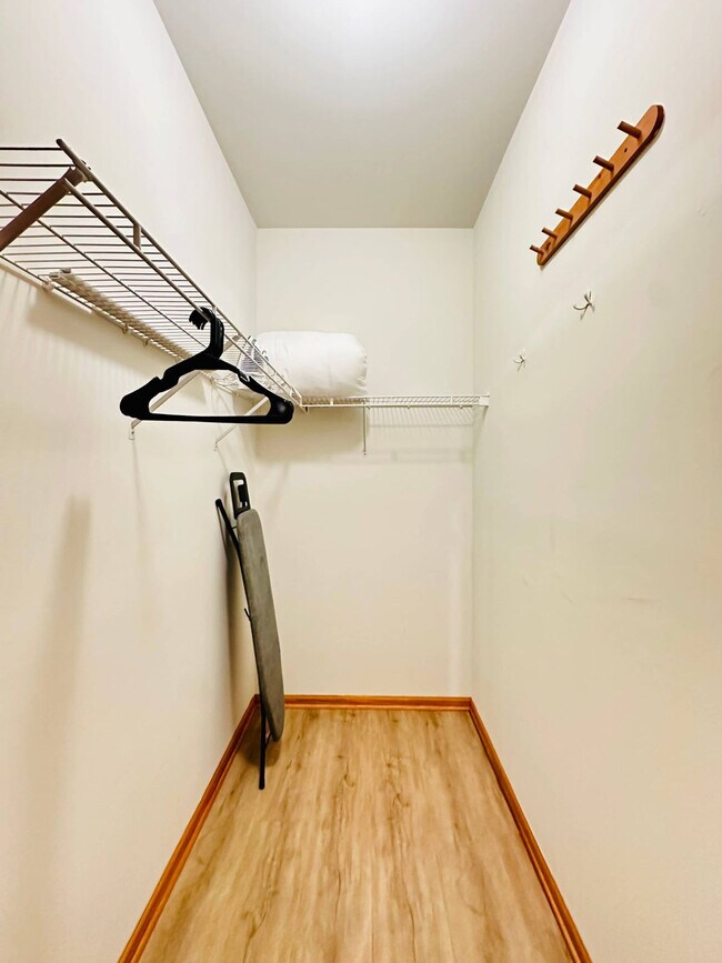 Building Photo - 2032 W Pierce Ave