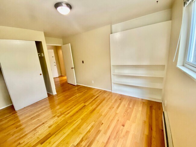 Interior Photo - Angeline