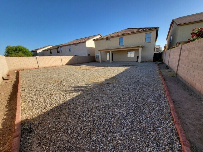 Building Photo - Affordable 5 Bedroom Living in Growing Maricopa