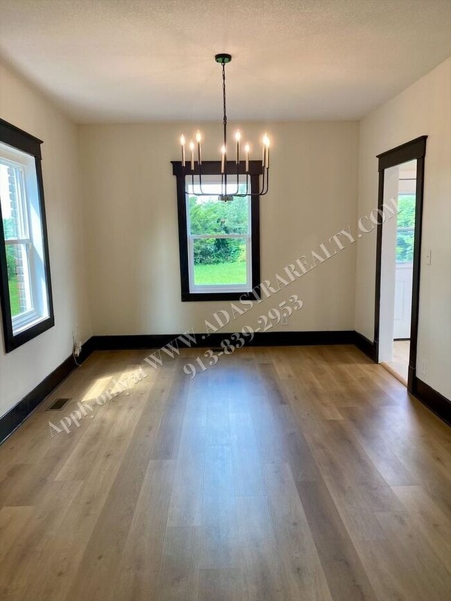 Building Photo - Remodeled 3 Bed 1.5 Bath Home in Kansas Ci...