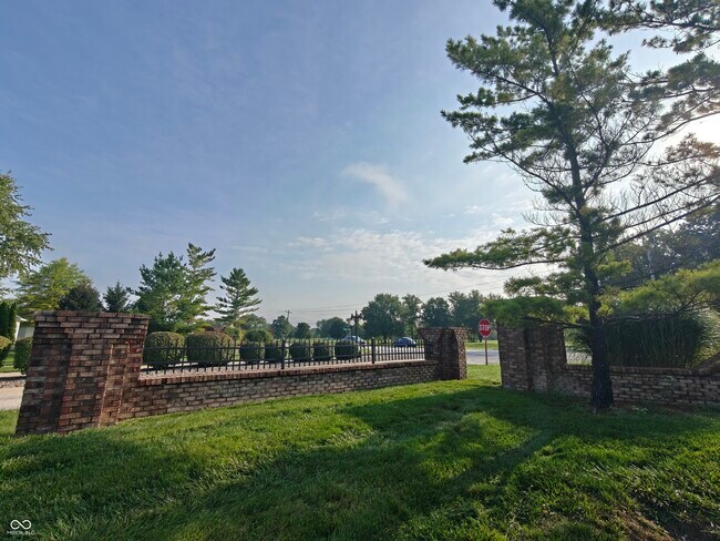 Building Photo - 2392 Steeple Chase