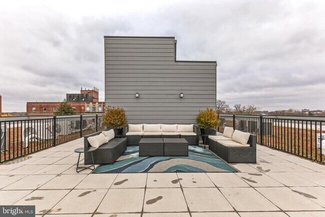 Building Photo - 5801 Ridge Ave