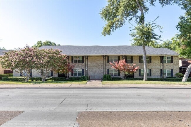 The front of the building - 7718 Royal Ln