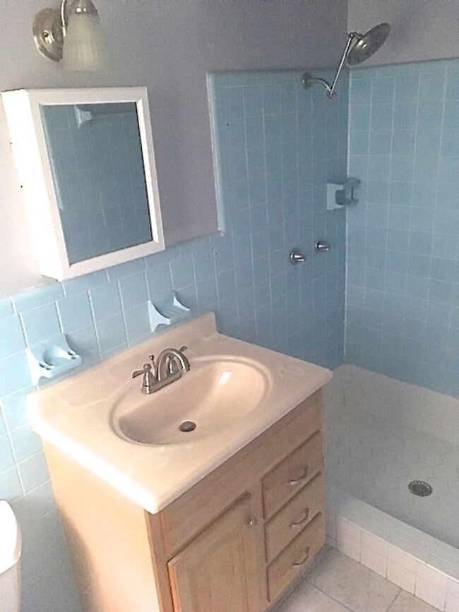 Building Photo - ***Charming 3 Bedroom, 2 Bath Home in Bart...