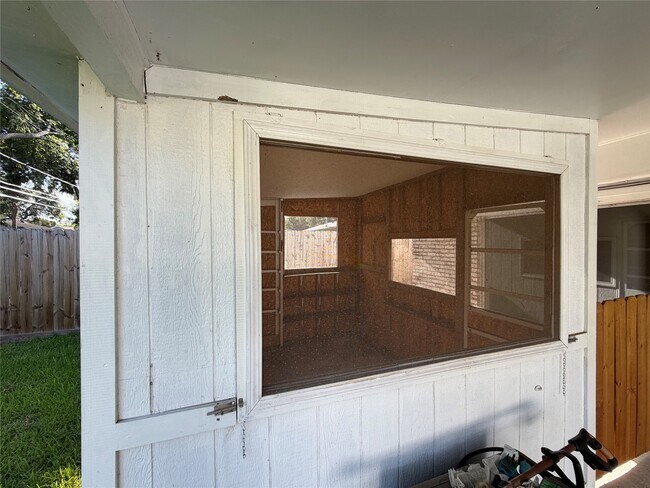 Building Photo - 7603 Grape St