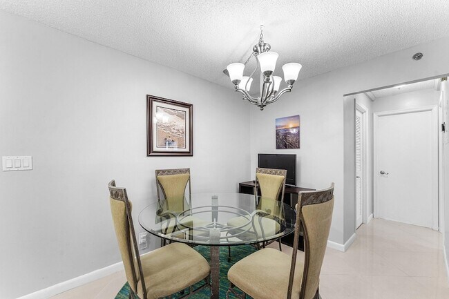 Building Photo - 3215 S Ocean Blvd