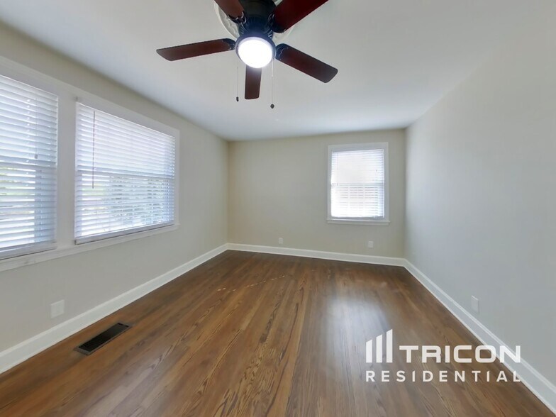 Building Photo - 421 Alta Loma Rd