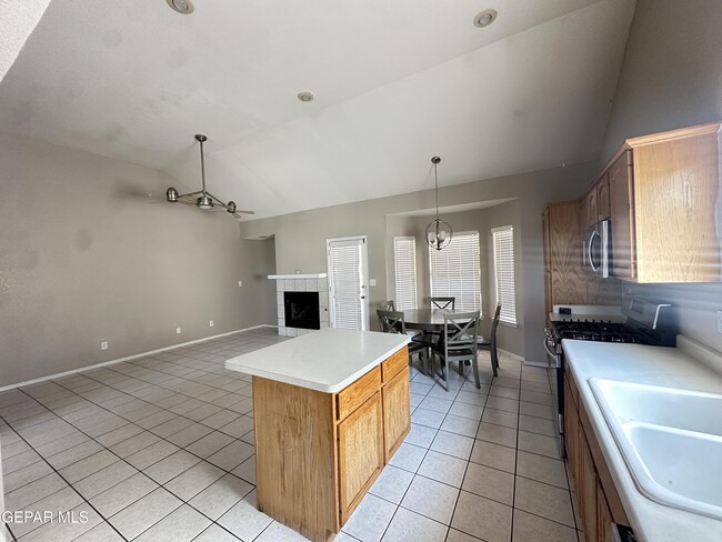Building Photo - 13115 Thea Smith Dr