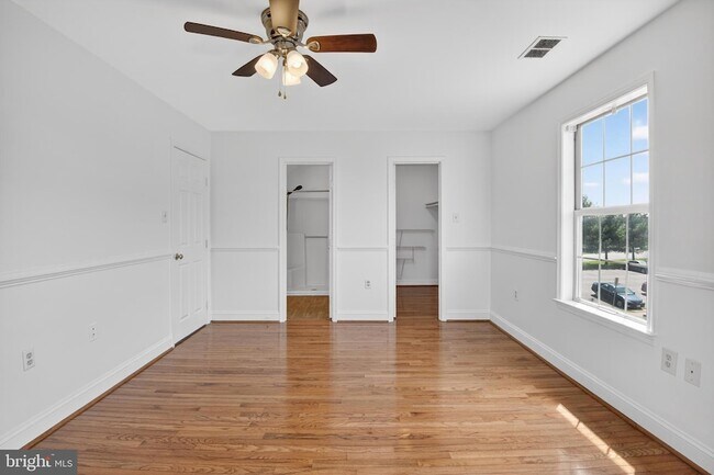 Building Photo - 108-11-111 Timberlake Terrace