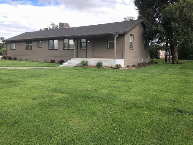 Building Photo - 1980 Sultana Dr