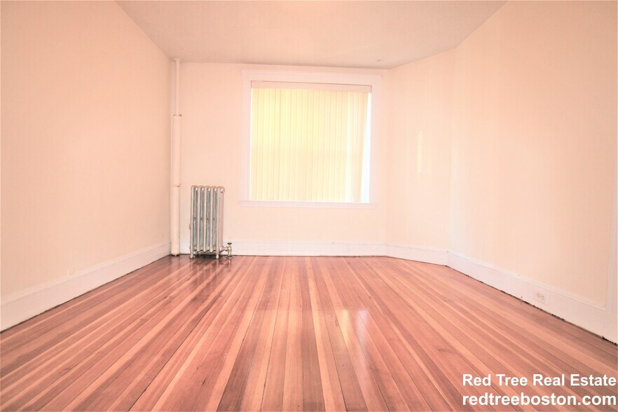 Building Photo - 15 Barrows St