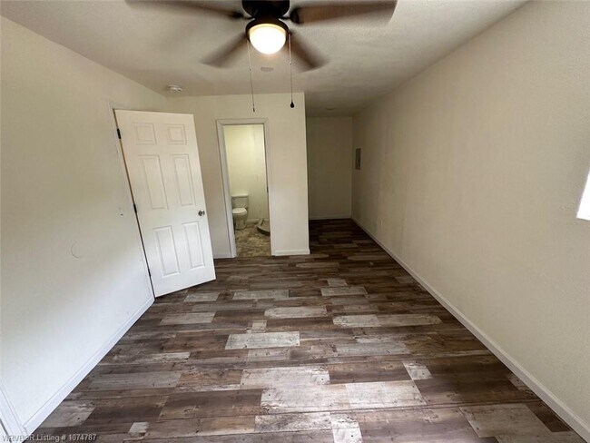 Building Photo - 208 Wortham Dr