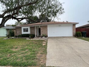 Building Photo - 2118 Meadowgrove Dr