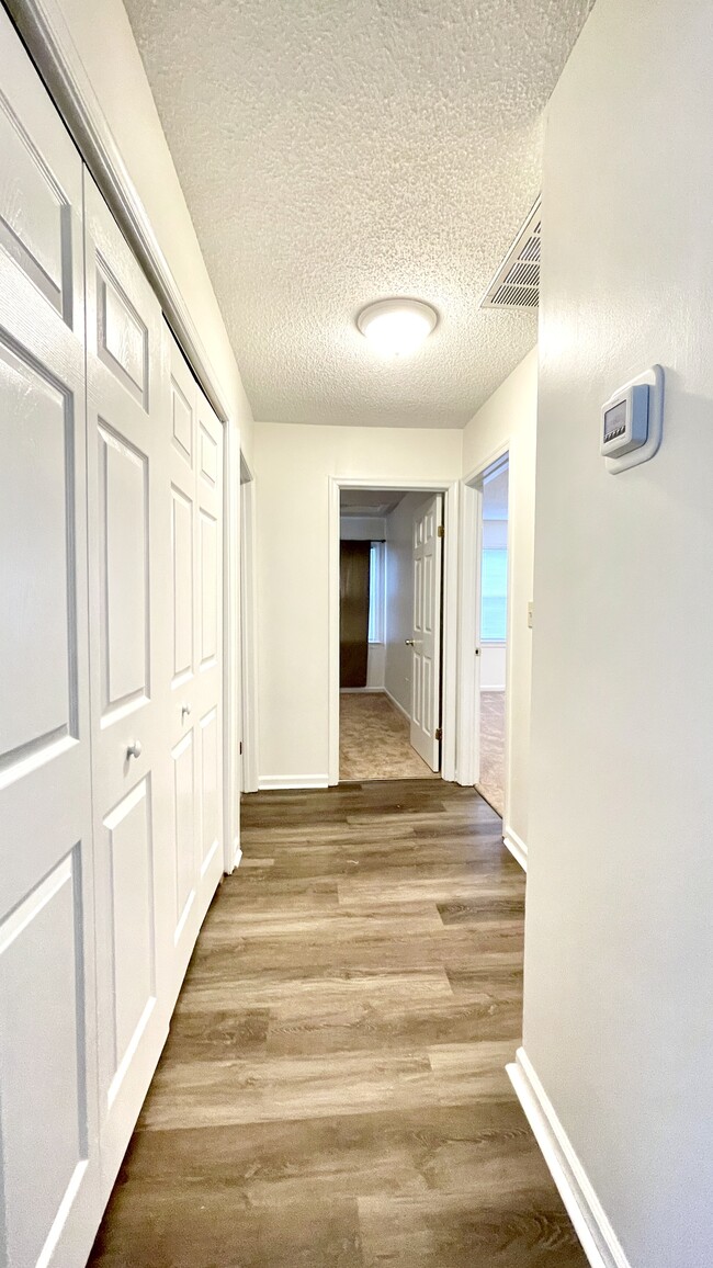 Building Photo - 1300 Debbs Ln