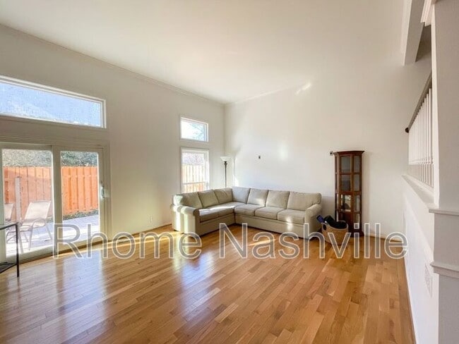 Building Photo - 401 Bowling Ave