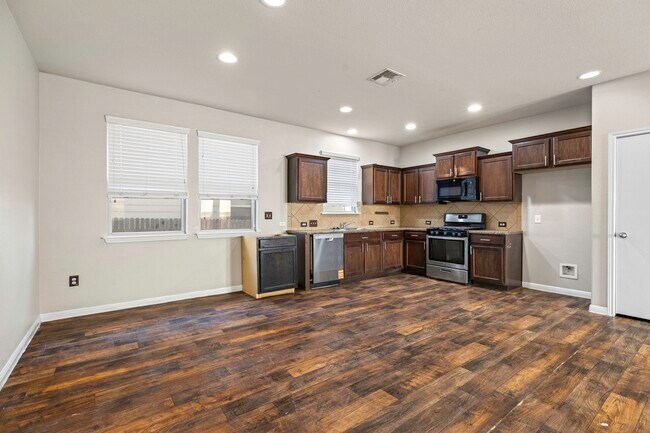 Building Photo - 253 Eagle Brook Ln