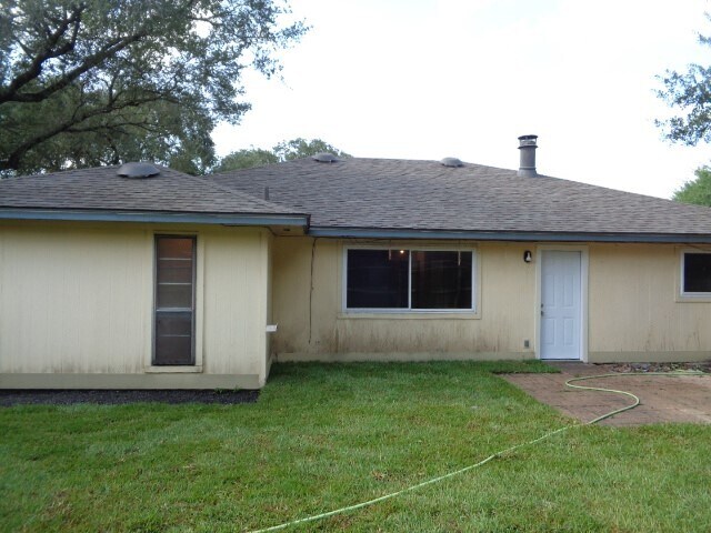Building Photo - 19602 Southaven Dr