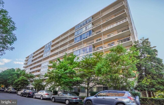 Building Photo - 730 24th St NW