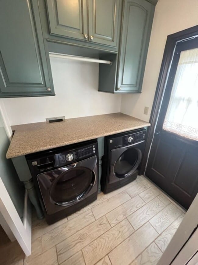 Building Photo - PET FRIENDLY and upgraded spacious home at the top of Makakilo.