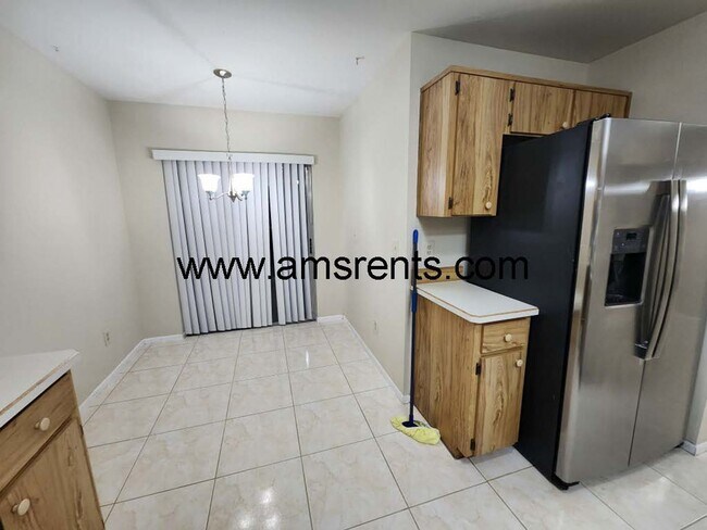 Building Photo - Spacious 3 bedroom 2 bath in Kissimmee