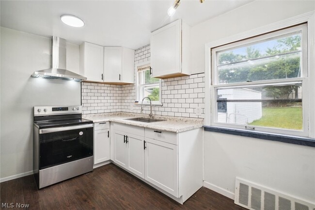 Building Photo - 5359 West Blvd