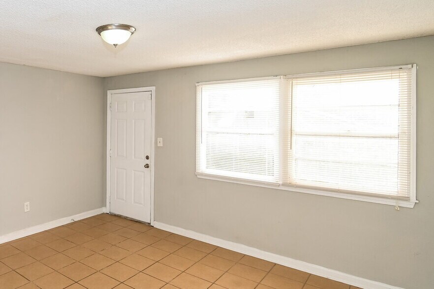 Building Photo - 3990 Rutgers Dr SW