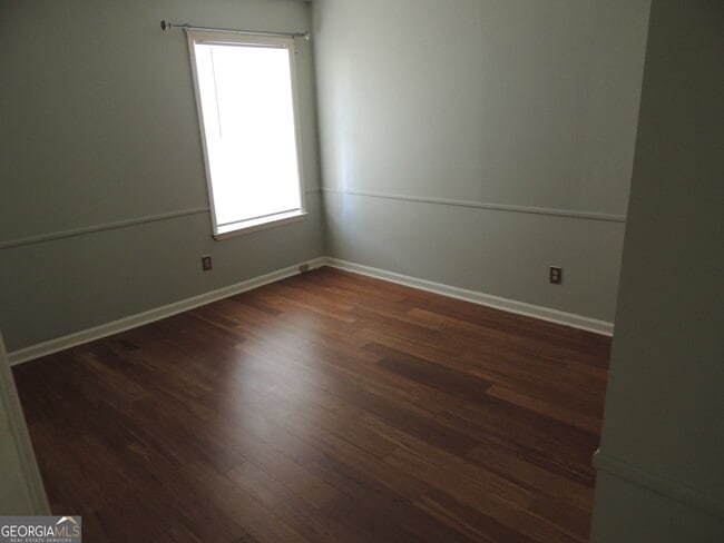 Building Photo - 492 Stonemill Manor