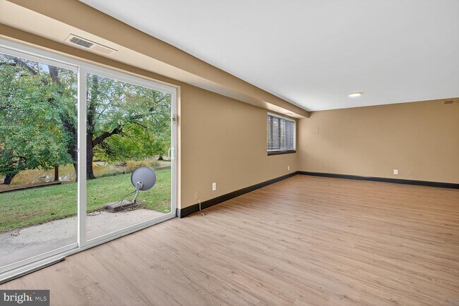 Building Photo - 10116 Little Pond Pl